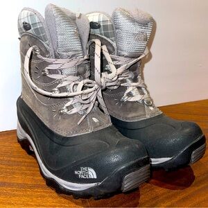 The North Face Chilkat Size 6 Great Lace Up Primaloft Cozy Warm Tread Boots Grey